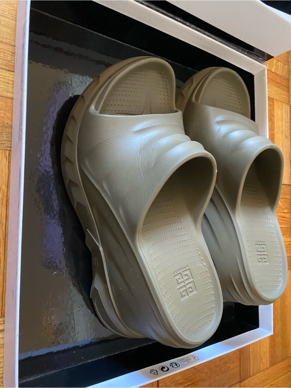 Givenchy Olive Green Molded Slide Clogs size 41 - Picture 3 of 4